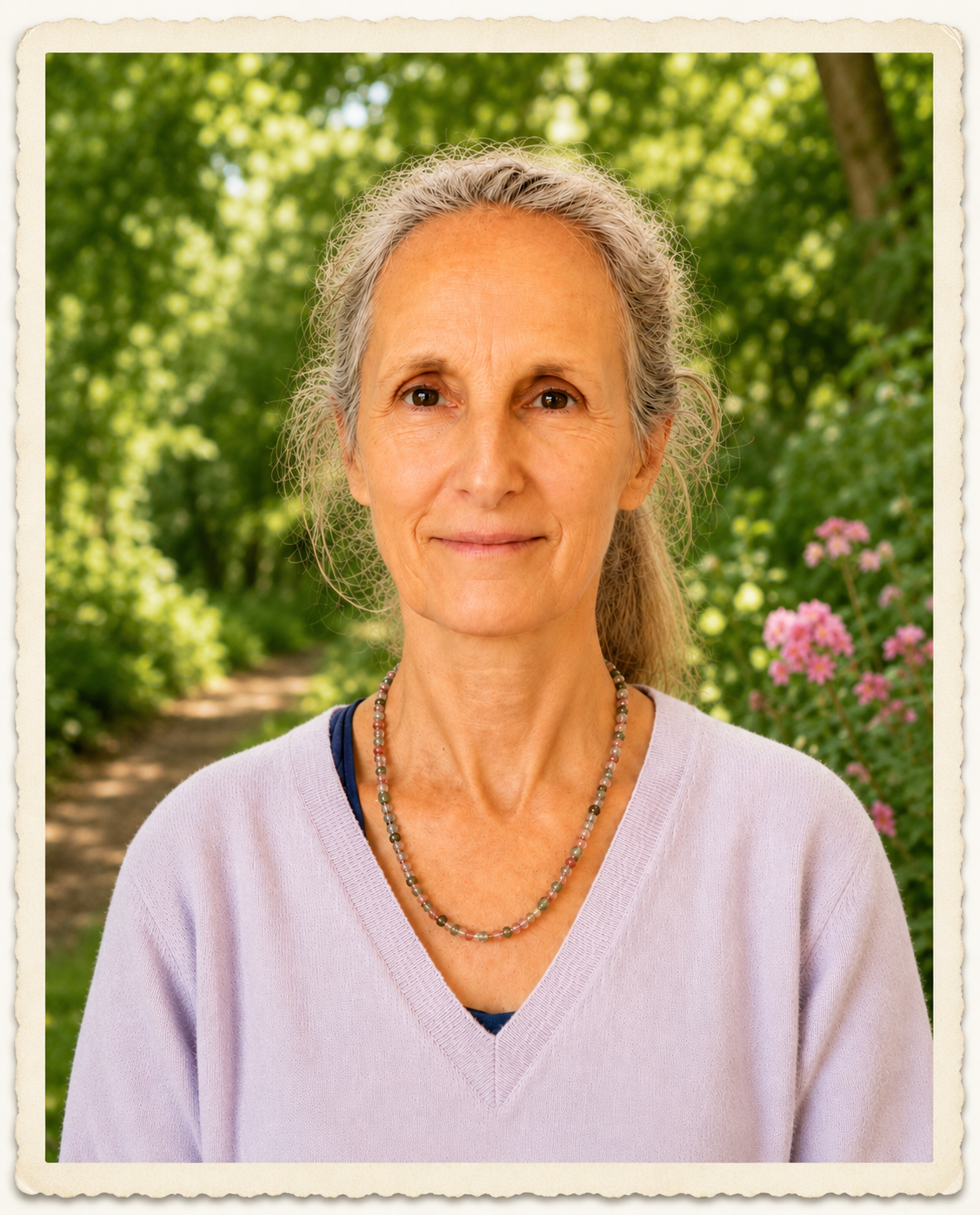 Portrait of Barbara Schiess looking into the camera